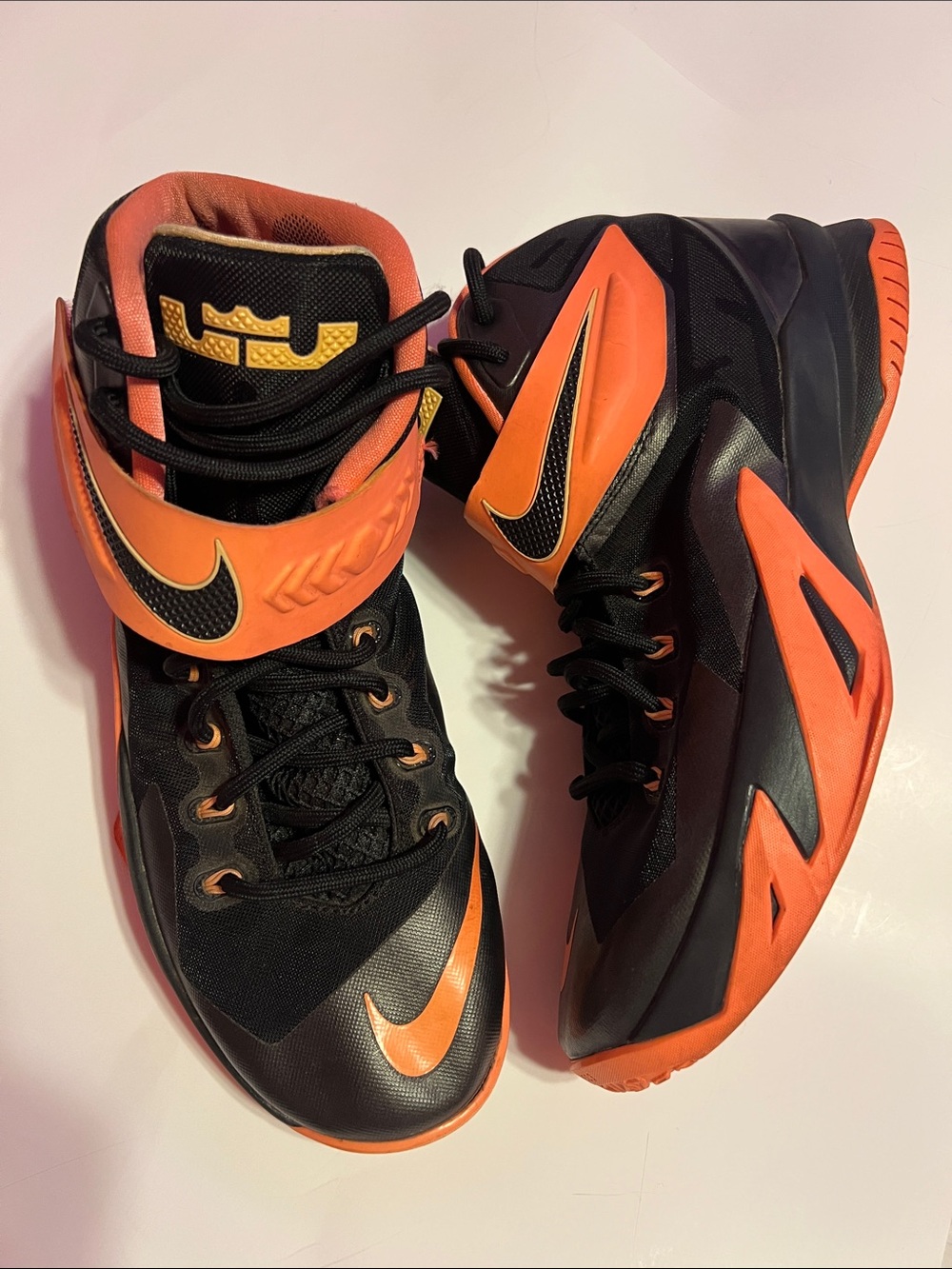 NIKE LeBron Soldier 8 Basketball Sneakers Men’s Size 12